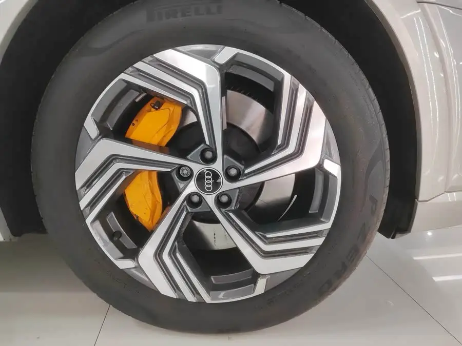 Audi e-tron 2021 Model 50 quattro Selection