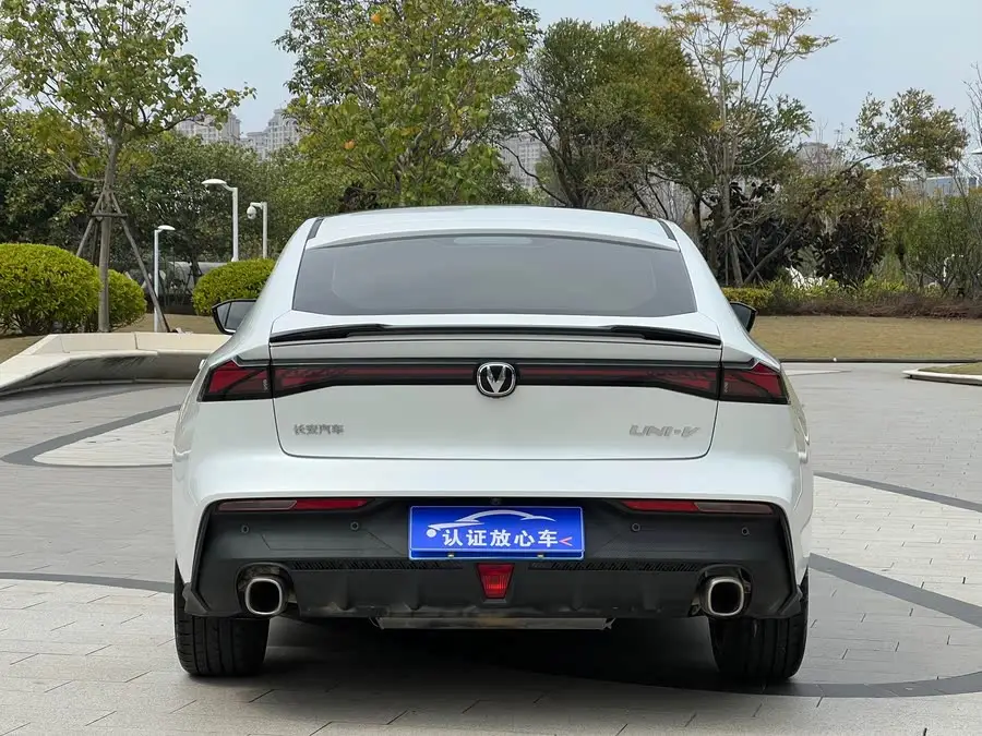 شانجان UNI-V 2023 1.5T بريميوم