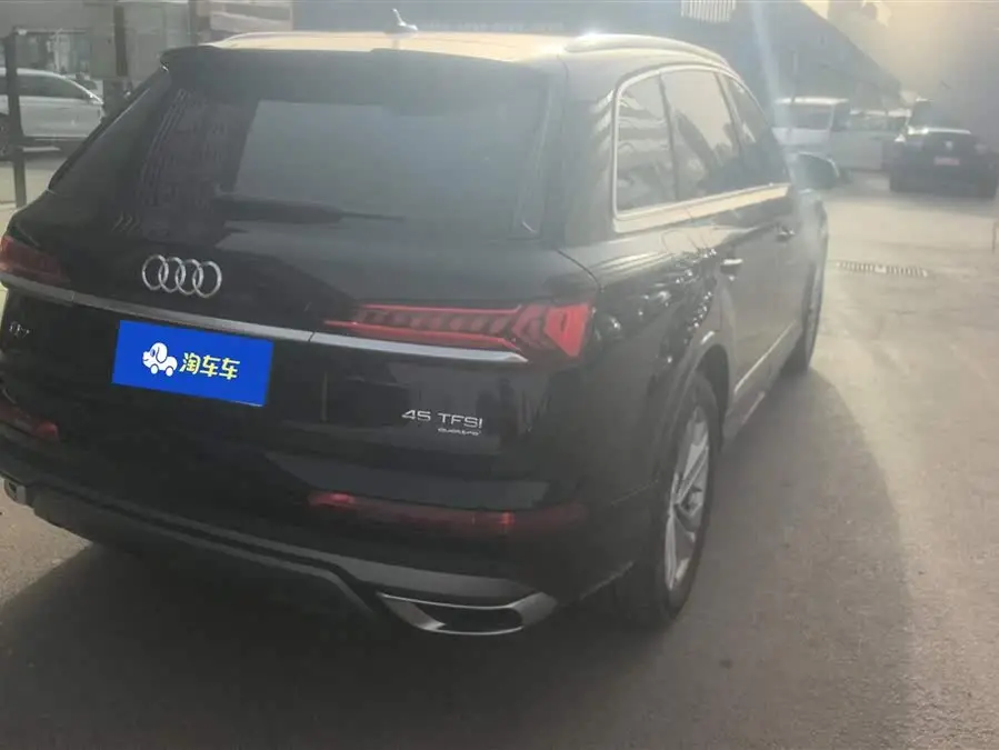 Audi Q7 2023 45 TFSI quattro S line Sport