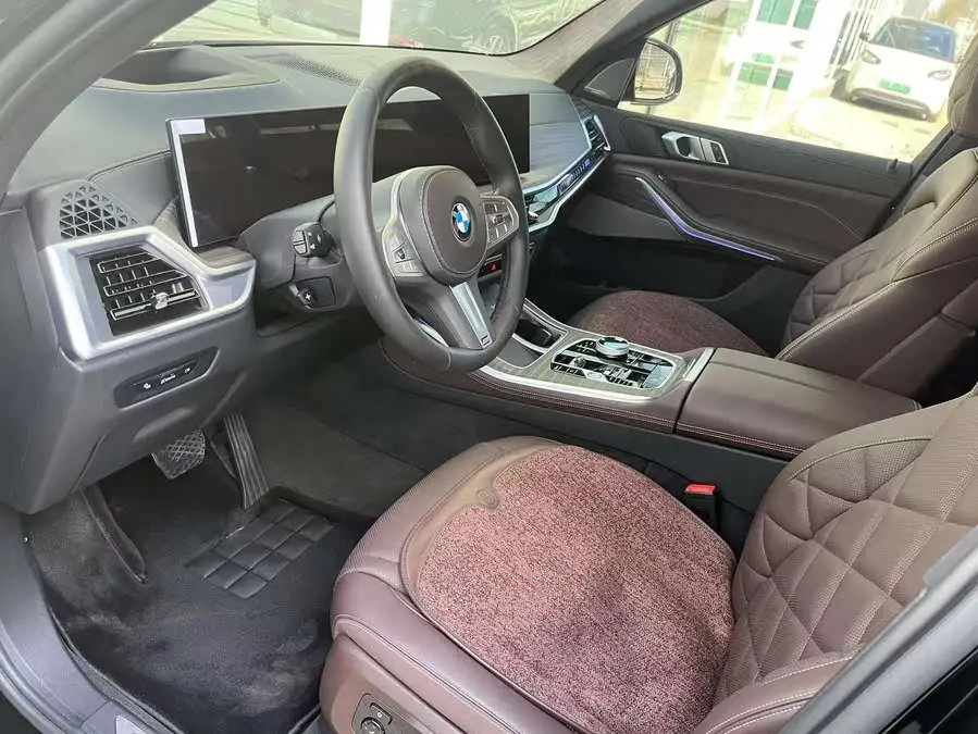 BMW X5 2023 xDrive 40Li M Sport Night Package