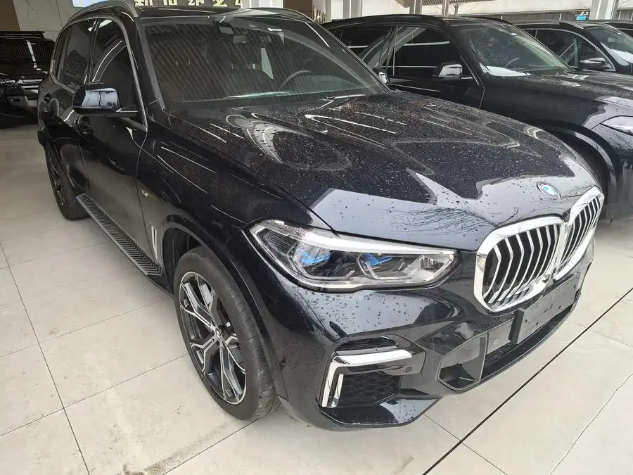 بي إم دبليو X5 2022 xDrive 40Li حزمة M الرياضية