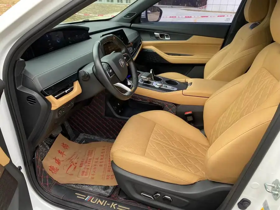 شانغن UNI-K 2021 2.0T الفاخرة