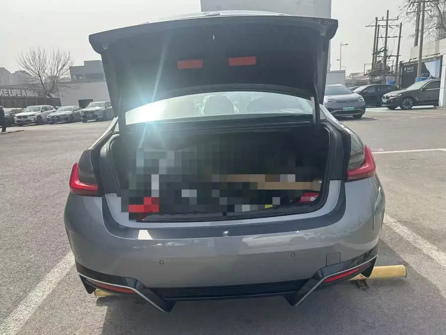 بي إم دبليو i3 2023 eDrive 40 L حزمة الليل