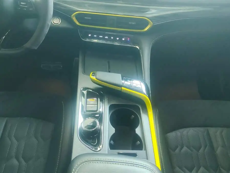 شانغن UNI-T 2022 طراز 1.5T النسخة الرياضية الرائدة