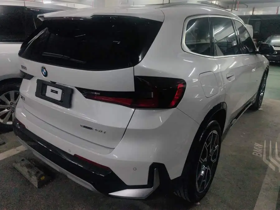 بي إم دبليو X1 2023 sDrive25Li حزمة تصميم X