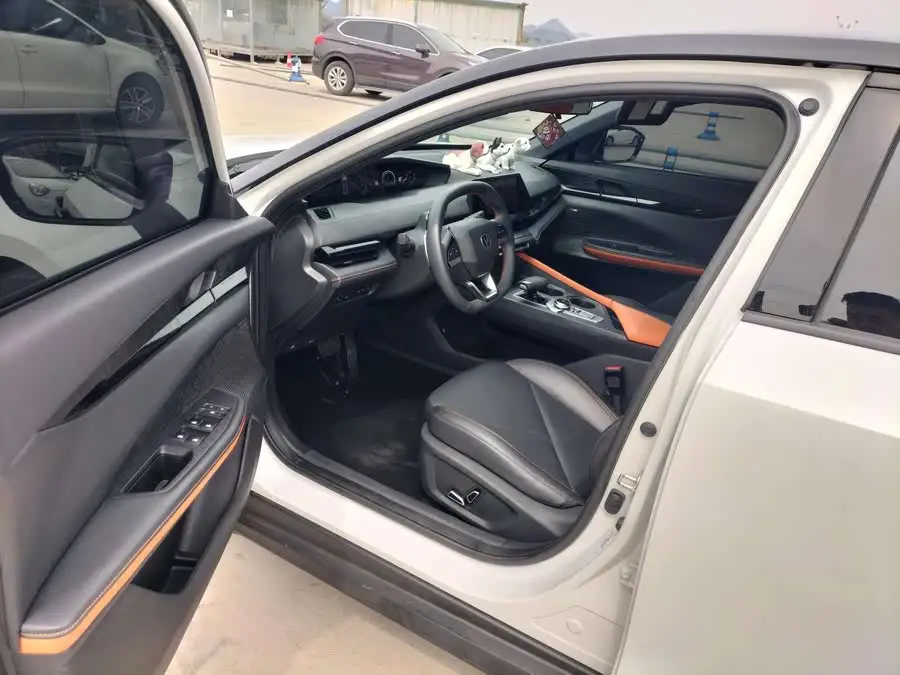 Changan UNI-V 2022 1.5T Premium