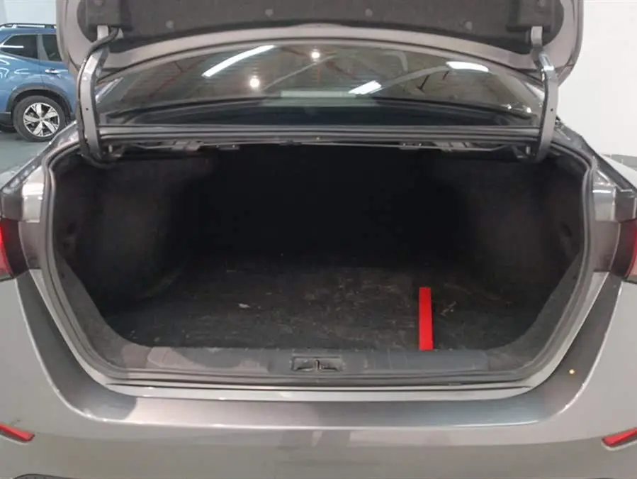 2022 نيسان سيلفي 1.6L XL CVT إصدار الاستمتاع