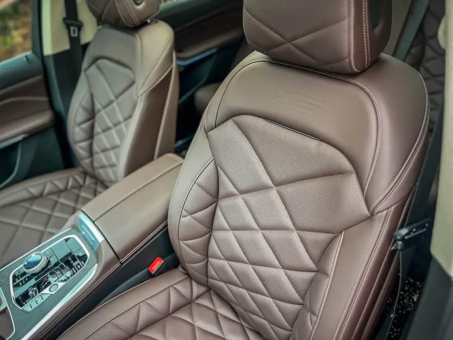 بي إم دبليو X5 2023 xDrive 30Li حزمة M الرياضية الفاخرة