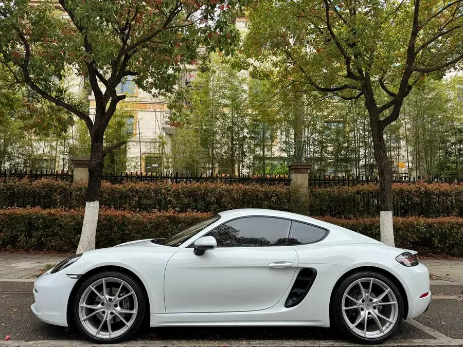 Porsche 718 2022 Cayman 2.0T