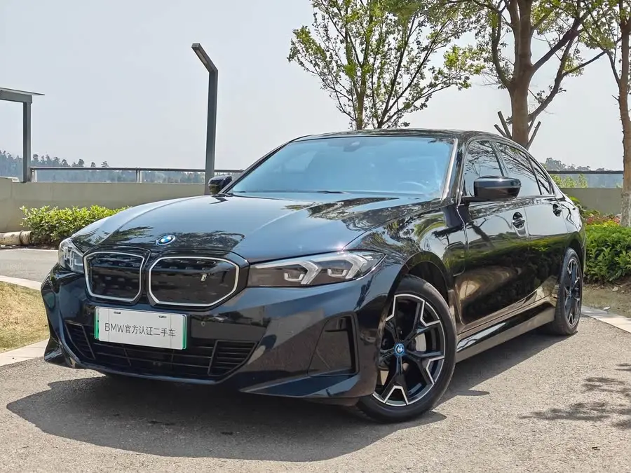 بي إم دبليو i3 2024 eDrive 40 L إصدار الليل