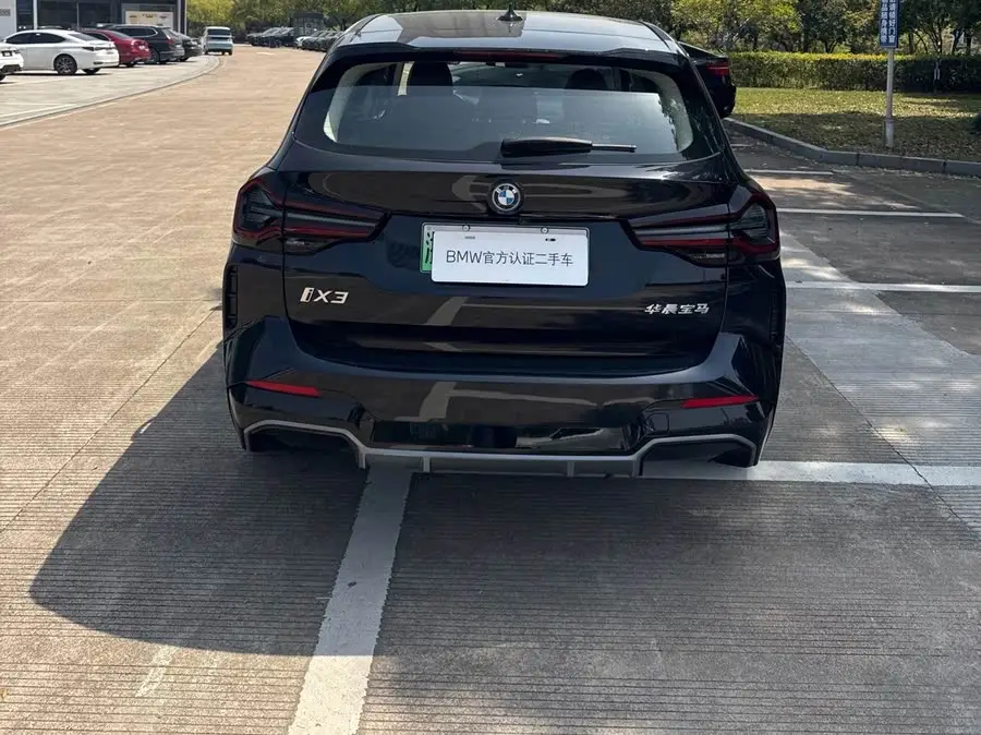 BMW iX3 2024 Leading Model