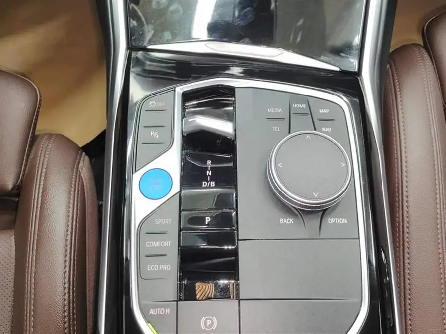 بي ام دبليو i3 2024 ايدرايف 35 ل