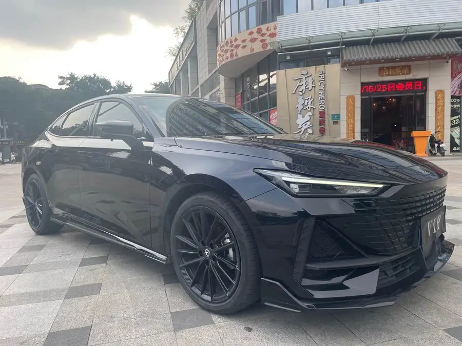 Changan UNI-V 2023 1.5T Sports Version