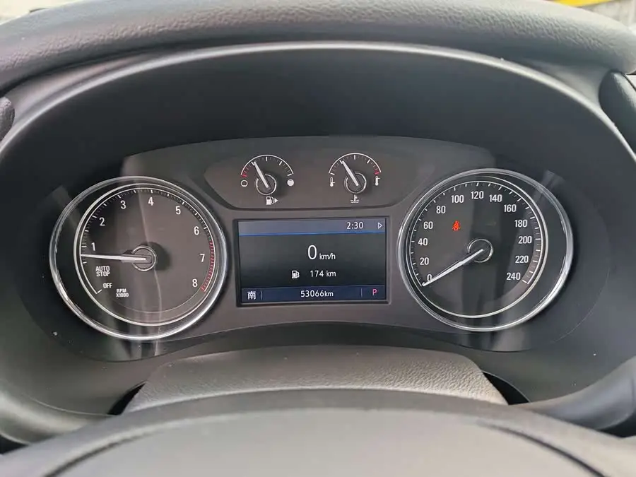 بيوك لاكروس 2020 652T فاخرة