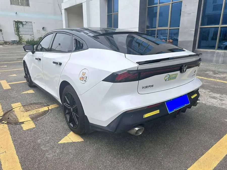 شانغن UNI-V 2023 1.5T المميزة