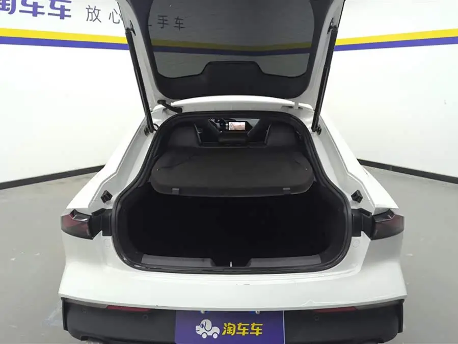 Changan UNI-V 2023 1.5T Smart Navigation Version