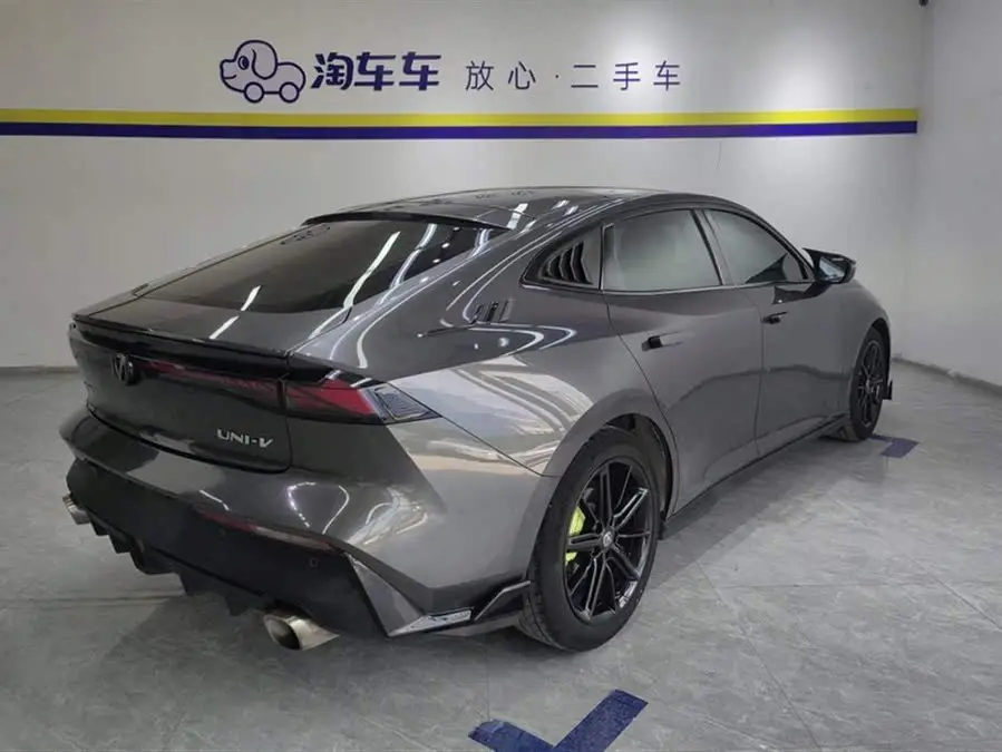 Changan UNI-V 2022 1.5T Premium