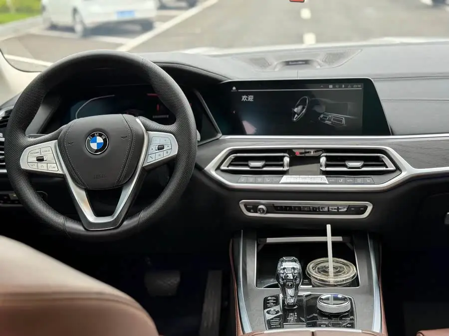 بي إم دبليو X7 طراز 2019 xDrive40i حزمة الرفاهية