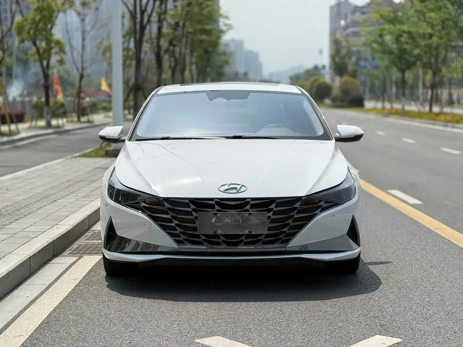 2023 Hyundai Elantra 1.5L CVT LUX Edition