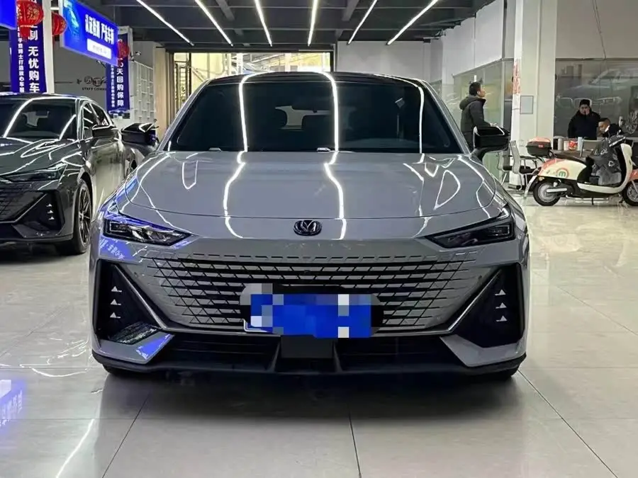 Changan UNI-V 2023 1.5T Premium