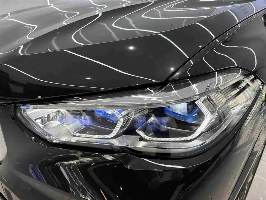 بي إم دبليو X5 2022 xDrive 40Li M حزمة رياضية