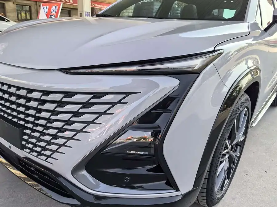 شانجان UNI-T 2023 الجيل الثاني 1.5T الفاخر