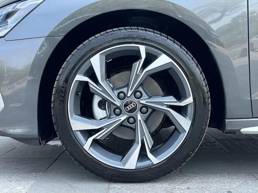 أودي A3 2023 الطراز المُعدل A3L ليموزين 35 TFSI الطراز الرياضي الفاخر