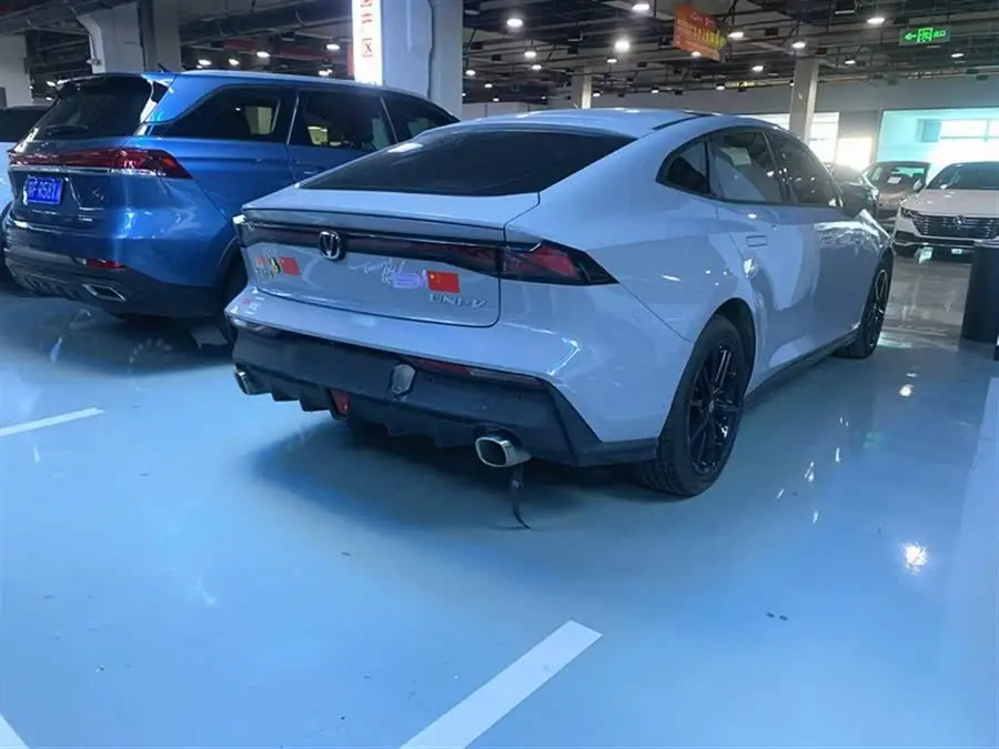 Changan UNI-V 2023 1.5T Premium