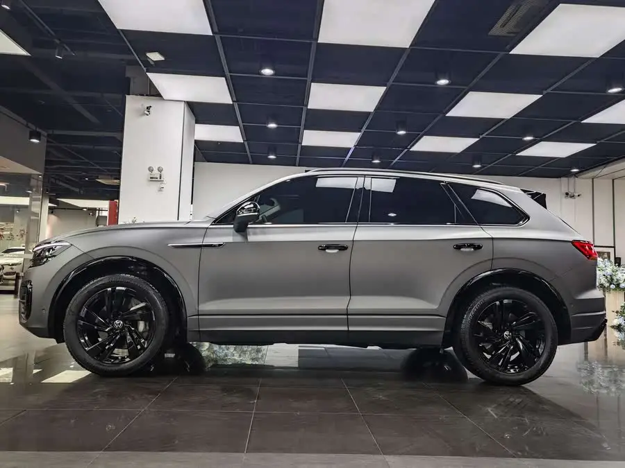 Touareg 2023 3.0 TSI R-Line Volcano Rock Edition