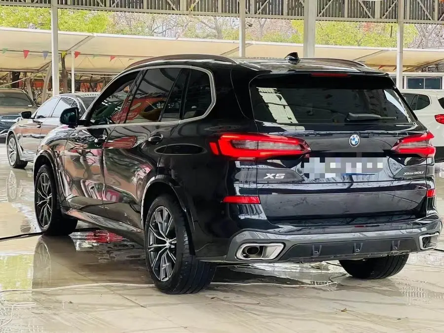 بي إم دبليو X5 2022 xDrive 30Li حزمة M الرياضية الفاخرة