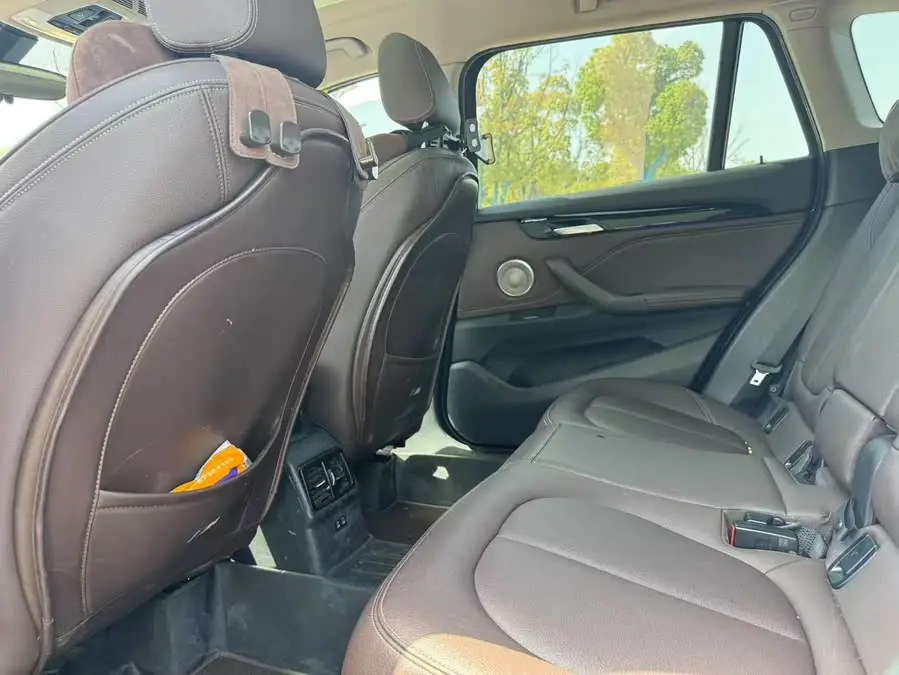 بي إم دبليو X1 2022 sDrive20Li النسخة الحصرية