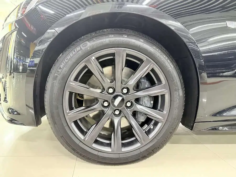 كاديلاك CT5 2023 28T بريموم