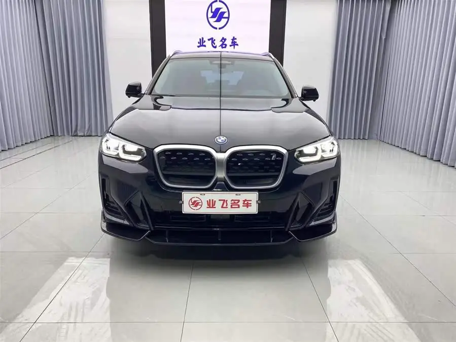 BMW iX3 2024 Leading Model