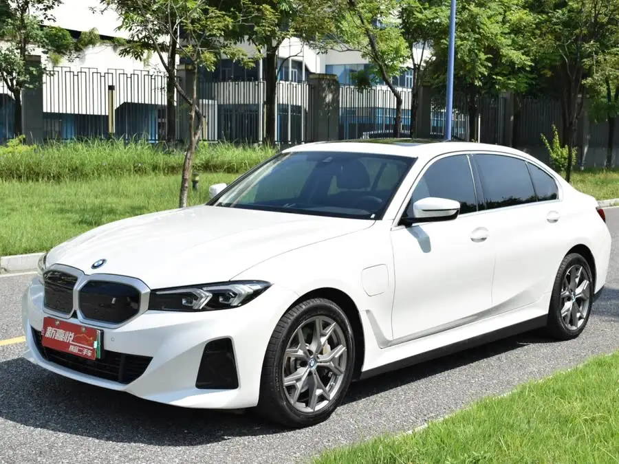 بي إم دبليو i3 2024 eDrive 35 L