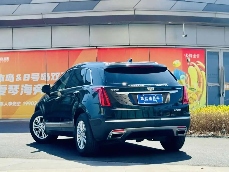 كاديلاك XT5 2022 2.0T فئة الرفاهية دفع أمامي