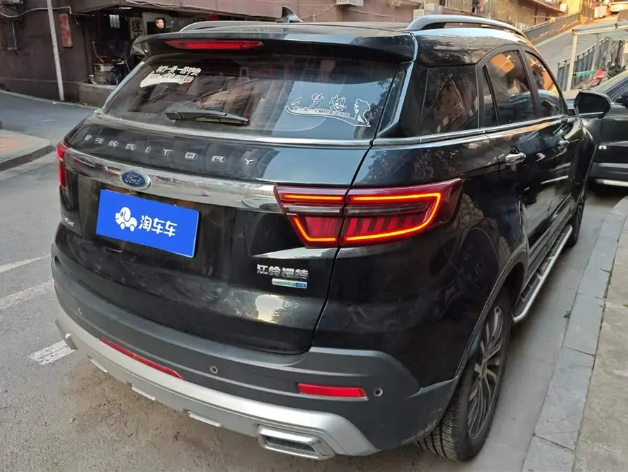 2020 Lynk & Co 01 Lynk & Co S EcoBoost 145 CVT Executive