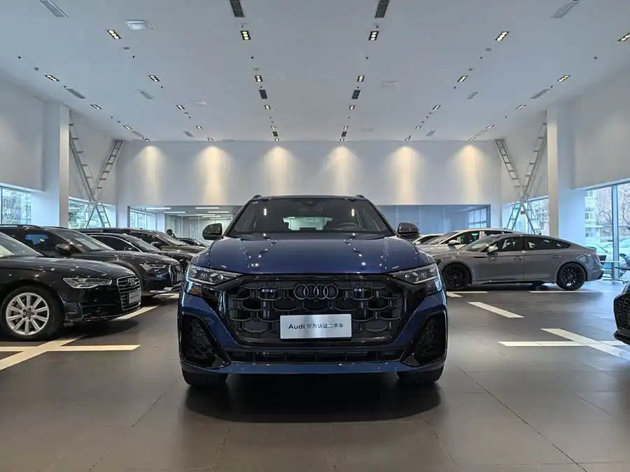 أودي Q8 2024 55 TFSI طراز ديناميكي متميز