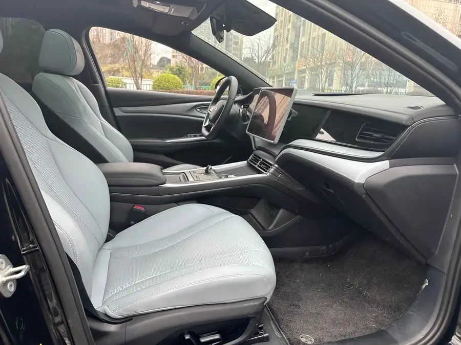 سيلاين 2024 إصدار الشرف DM-i 1.5L 121 كم فاخرة