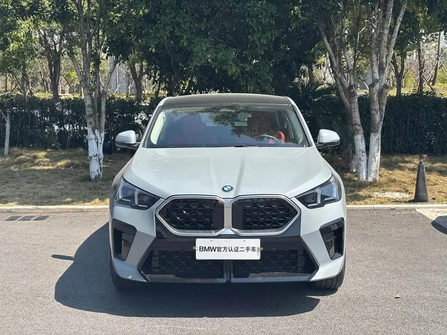 بي إم دبليو X2 (مستورد) طراز 2024 sDrive25i حزمة الرياضة M