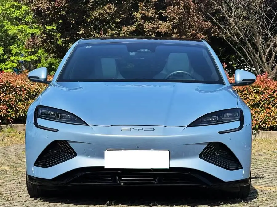 ختم 2022 موديل 700 كم نسخة الدفع الخلفي طويلة المدى