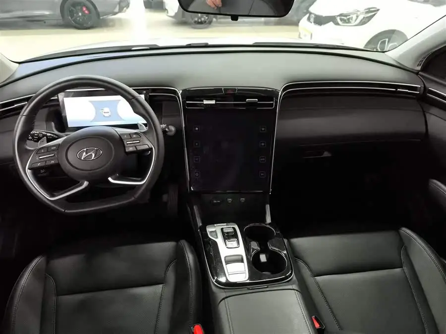 2023 توكسون L 1.5T أوتوماتيكي دفع ثنائي إصدار LUX المتميز