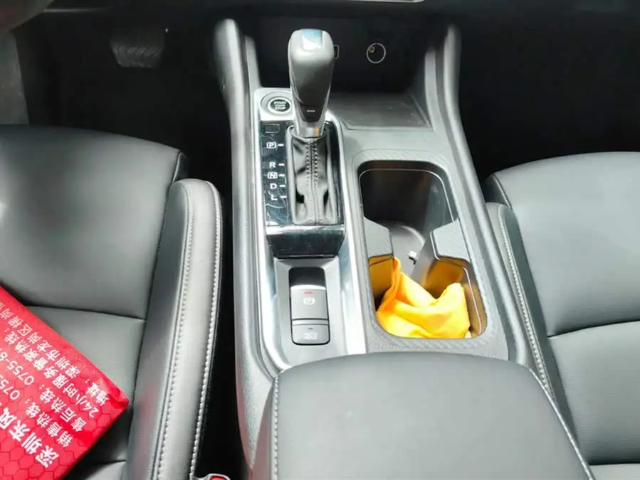 2022 نيسان سيلفي 1.6L XL CVT إصدار ذكي