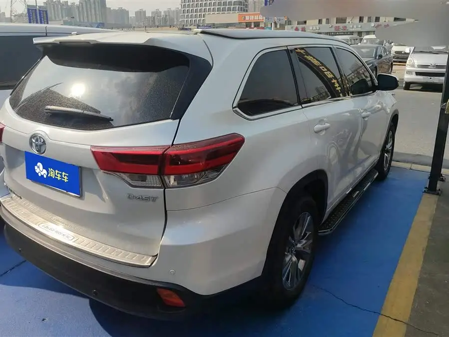 هايلاندر 2018 2.0T دفع ثنائي إصدار النخبة 5 مقاعد معايير وطنية VI