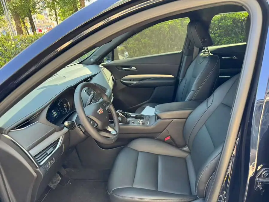 Cadillac XT4 2021 28T Front-wheel Drive Premium