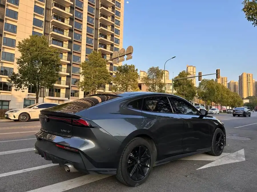 Changan UNI-V 2022 1.5T Premium