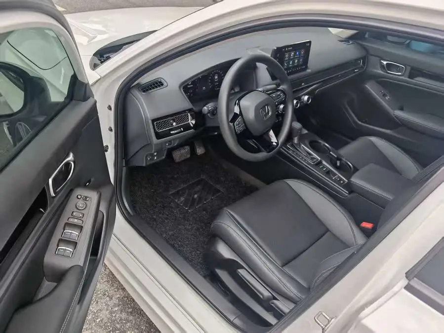 2023 Model 240TURBO CVT Leading Edition