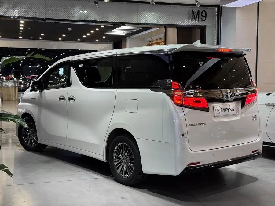 تويوتا فيلفاير 2020 موديل بمحرك مزدوج 2.5 لتر HV فئة فاخرة