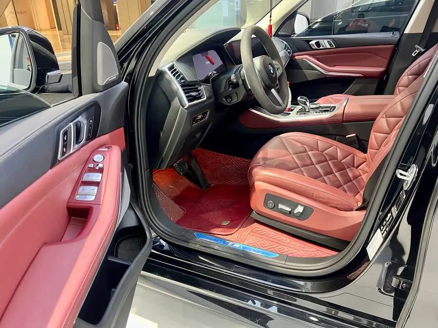 بي إم دبليو X5 2022 xDrive 30Li حزمة M الرياضية