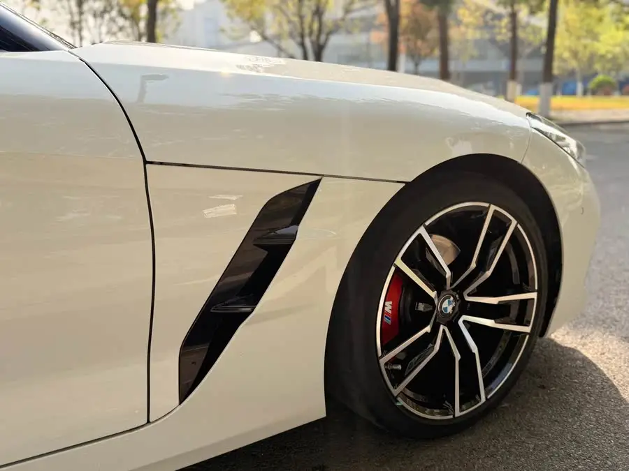 بي إم دبليو Z4 2022 sDrive 25i حزمة رياضية M