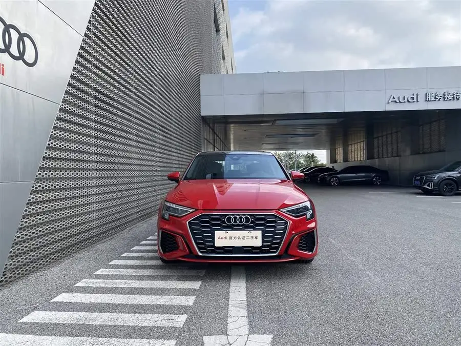 أودي A3 2023 طراز مُعدل A3L ليموزين 35 TFSI إصدار رياضي عصري